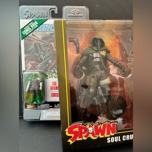 Soul Crusher Spawn 7” Figure and Page Punchers with comic book & two 3” Figures
